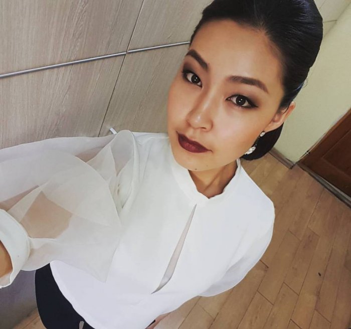 Хөтлөгч Э.Уянгагийн “шинэ төрх”